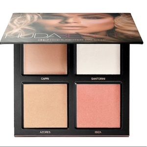 Huda Beauty 3D Highlighter Palette